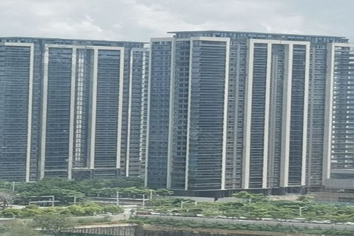 時代愛車小鎮冠晟苑優點 不足,時代愛車小鎮冠晟苑怎么樣,時代愛車小鎮冠晟苑周邊房產中介經紀人評價
